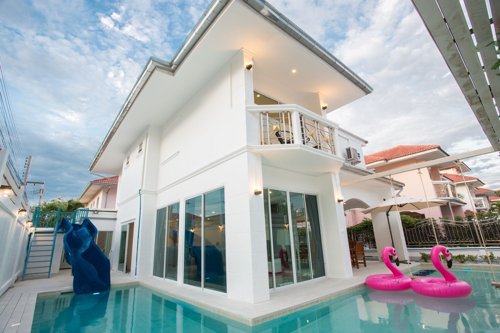 The Ville Modern Viewpoint Pool Villa Pattaya ภายนอก รูปภาพ